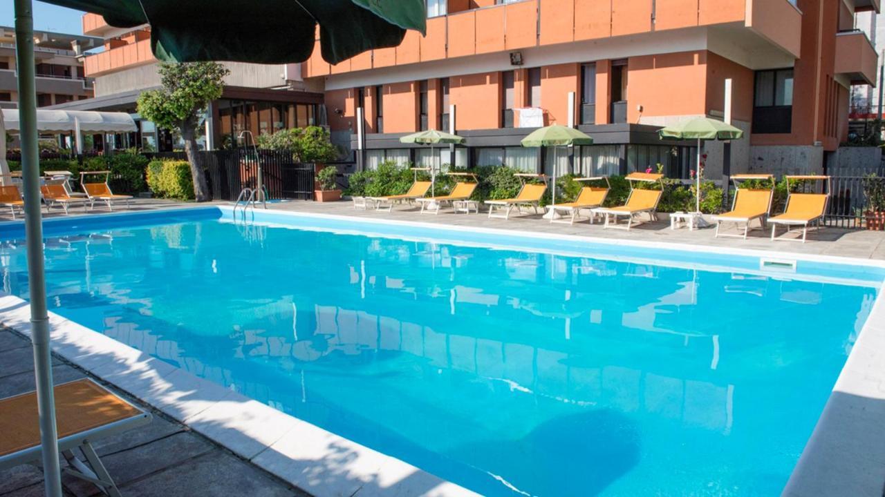 רימיני Park Hotel מראה חיצוני תמונה