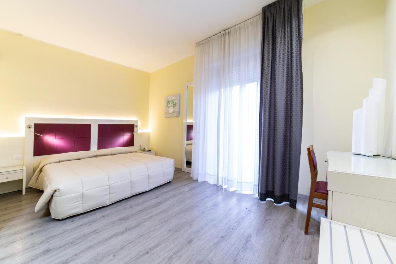 רימיני Park Hotel מראה חיצוני תמונה