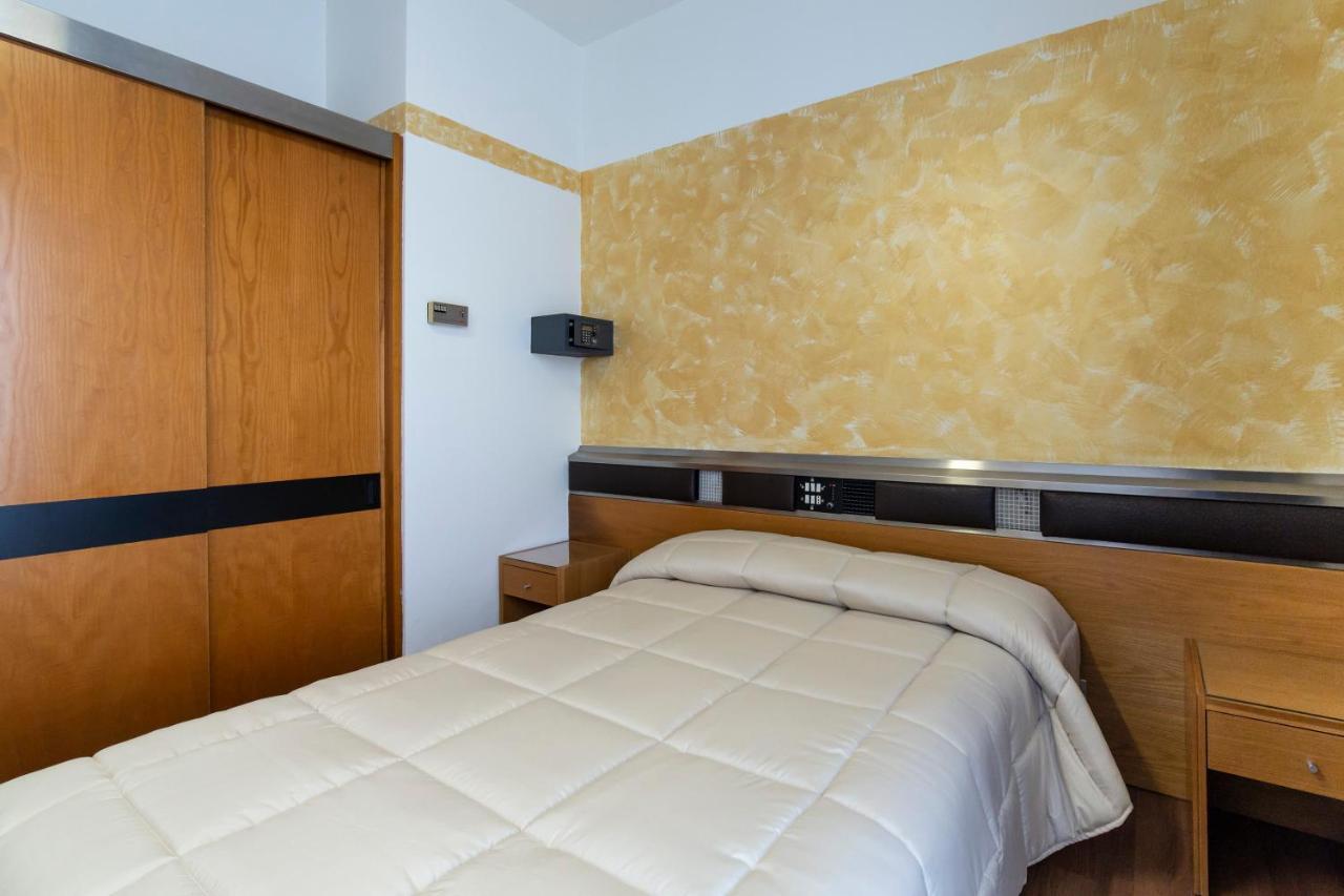רימיני Park Hotel מראה חיצוני תמונה