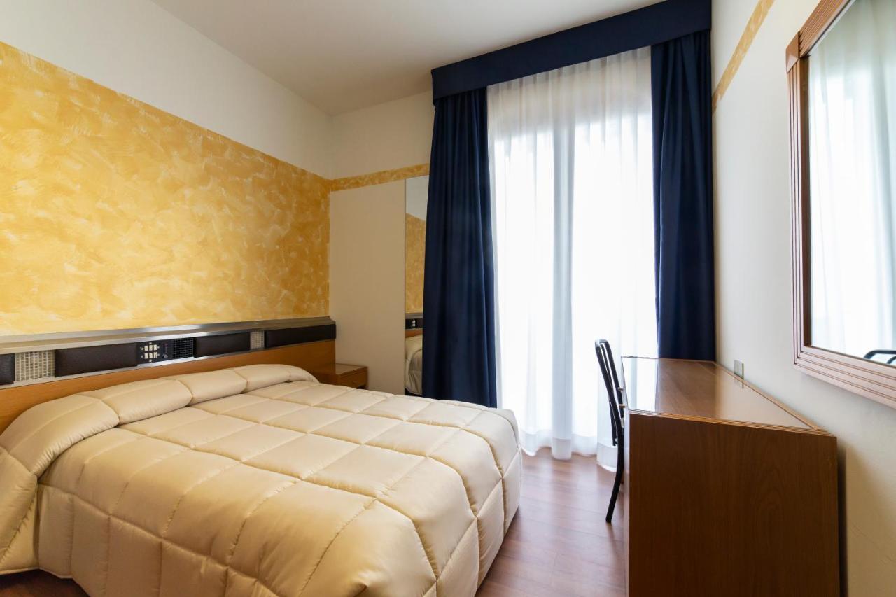 רימיני Park Hotel מראה חיצוני תמונה